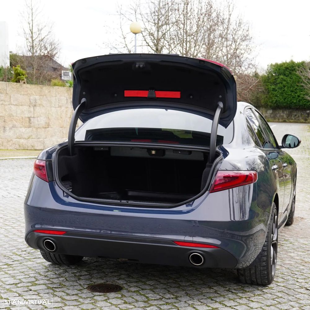 Alfa Romeo Giulia 2.2 D AT8 - 52