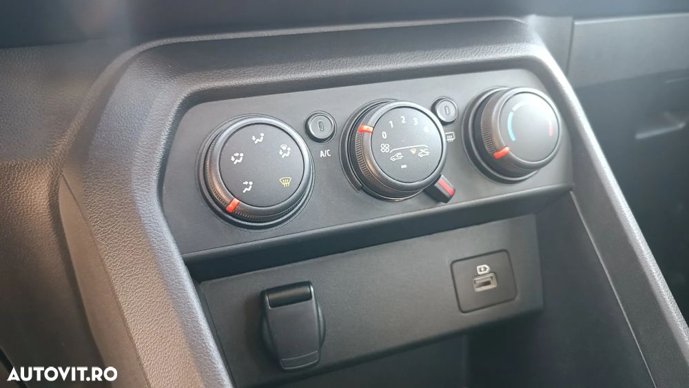 Dacia Logan TCe 90 MT6 Prestige - 14