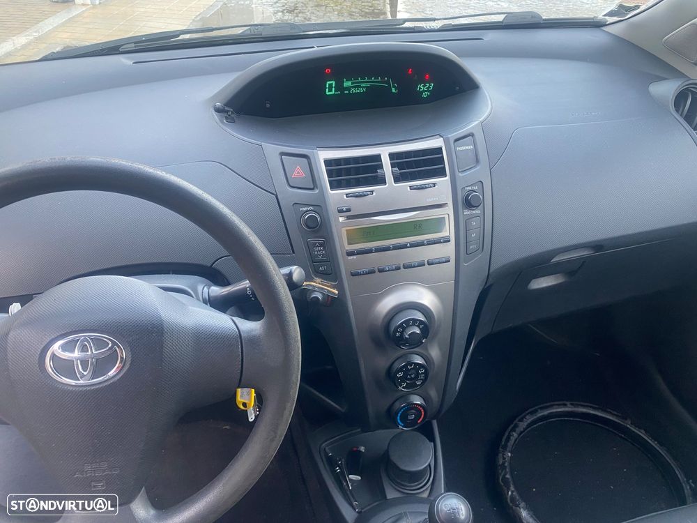 Toyota Yaris 1.4 D-4D Comfort+AC - 7