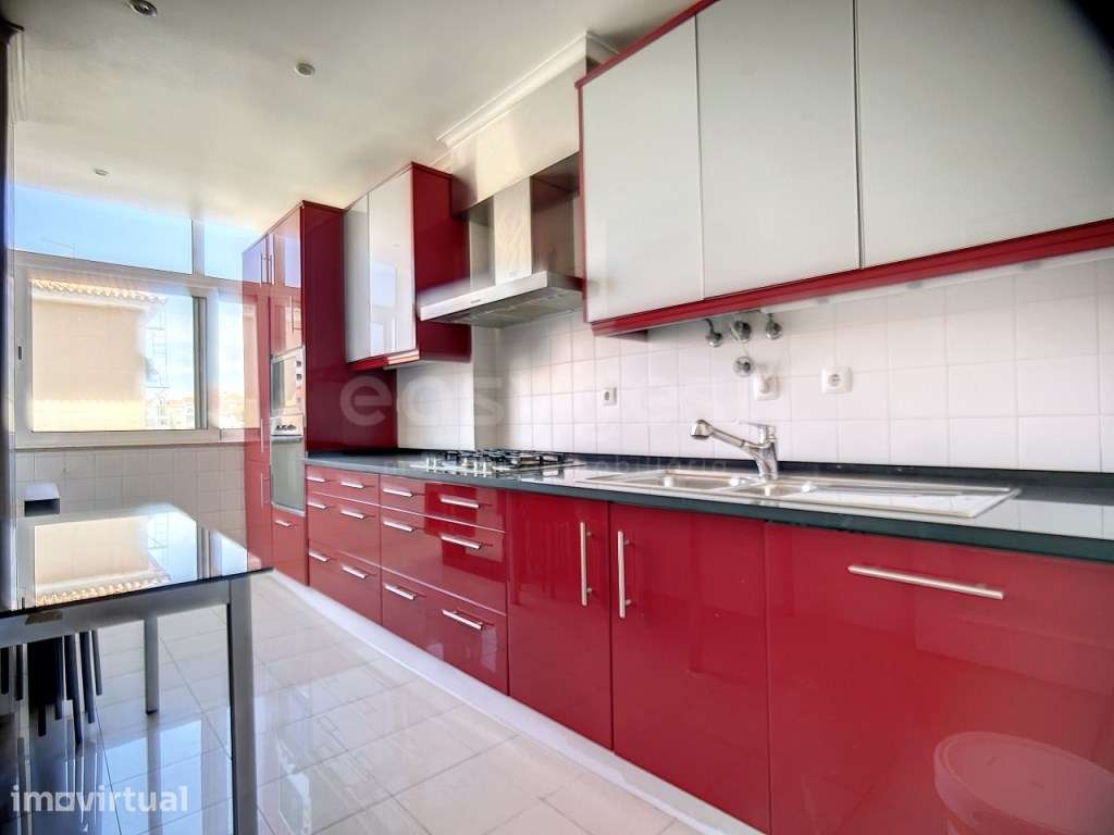 Apartamento T2 com varanda junto Av. Roma - Grande imagem: 5/17