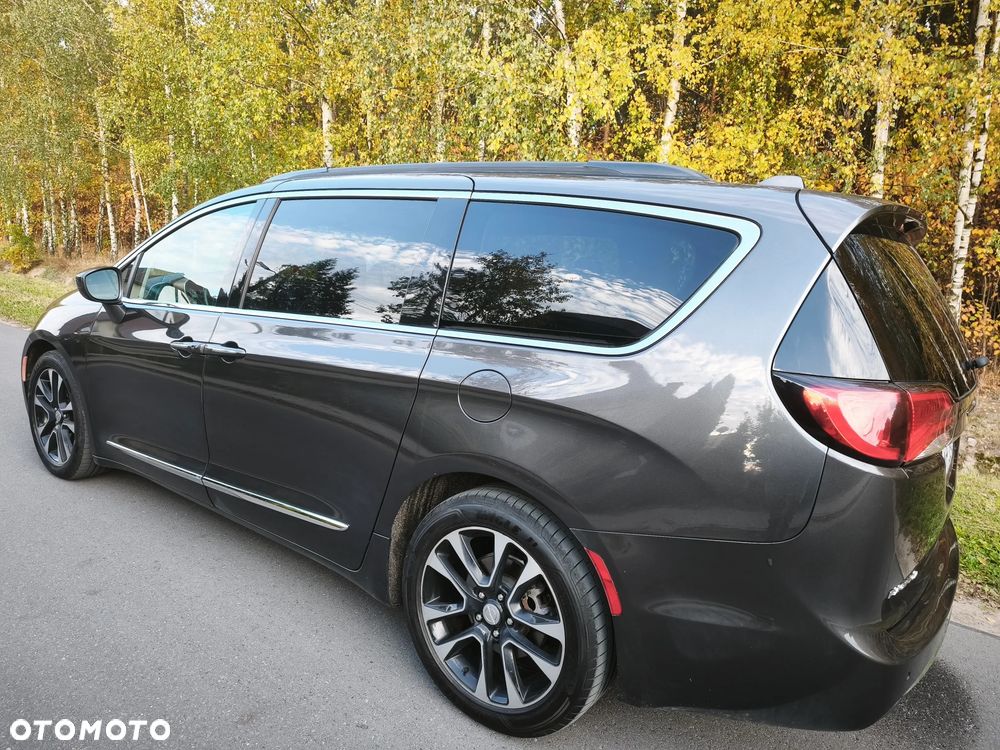 Chrysler Pacifica - 5