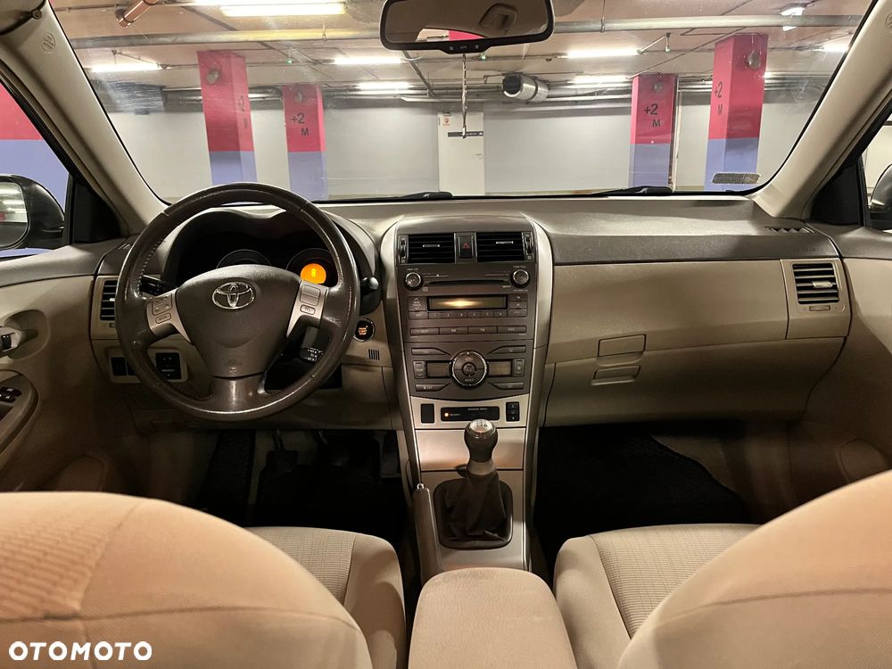 Toyota Corolla 1.6 VVT-i Luna - 10