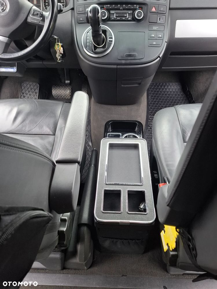 Volkswagen Multivan - 13