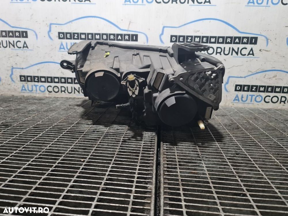 Far Dreapta Dacia Duster II 2018 - 2021 SUV 4 Usi (1318) Fara xenon - 2