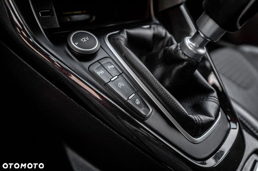 Ford Focus 1.0 EcoBoost Titanium - 30