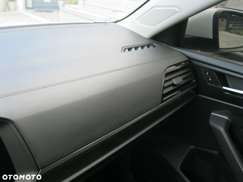 Volkswagen Jetta - 12