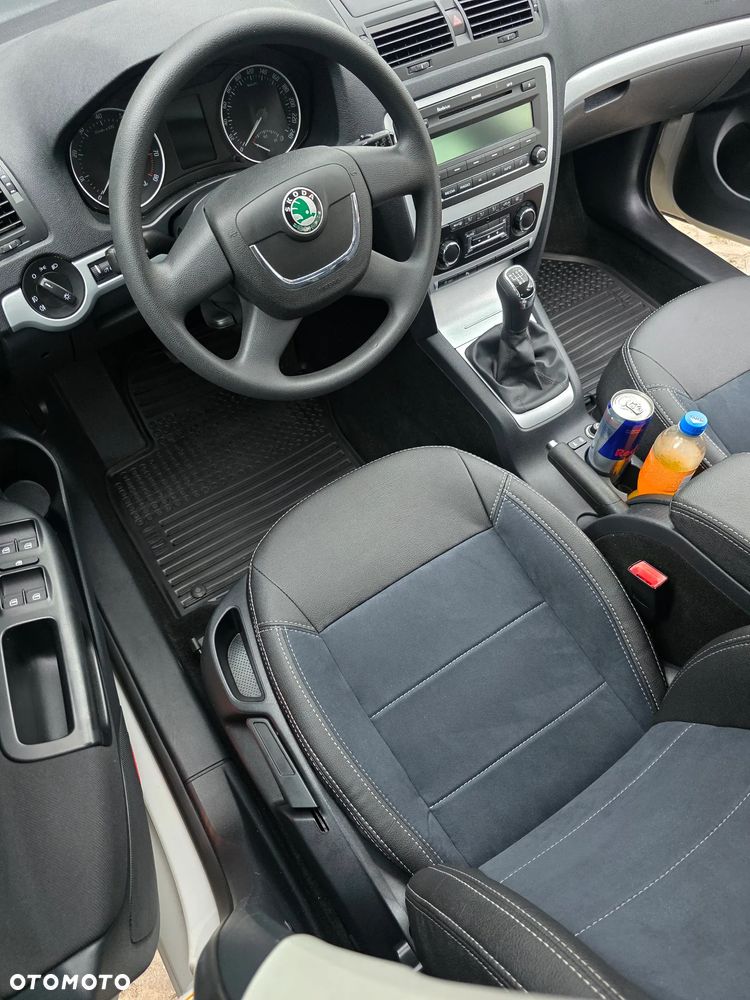 Skoda Octavia 1.6 Elegance EU5 - 17