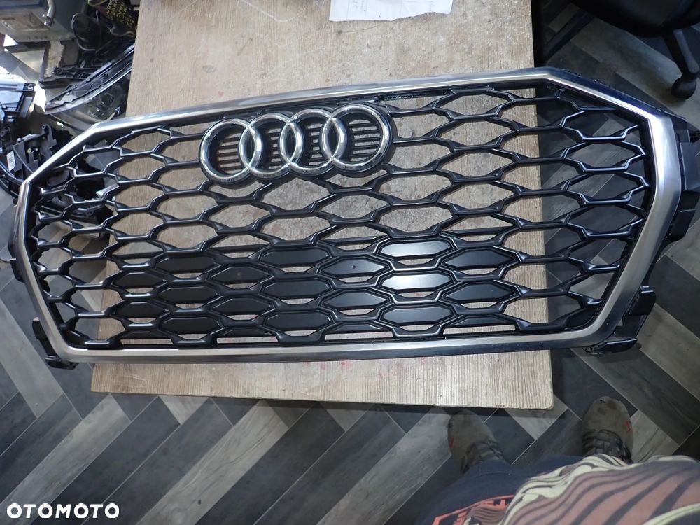 AUDI Q3 II S-LINE GRILL ATRAPA 83F853651 - 1