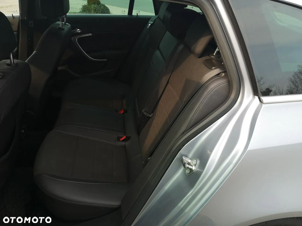 Opel Insignia 2.0 ECOTEC DI Turbo Sports Tourer Edition - 19