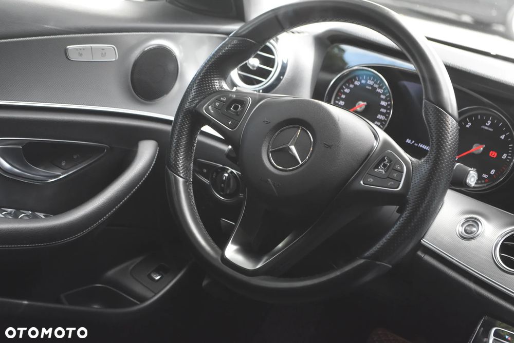Mercedes-Benz Klasa E 220 d 9G-TRONIC Exclusive - 14