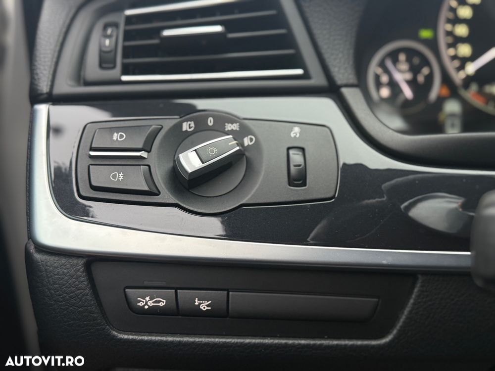 BMW Seria 5 525d xDrive Touring Aut. - 13