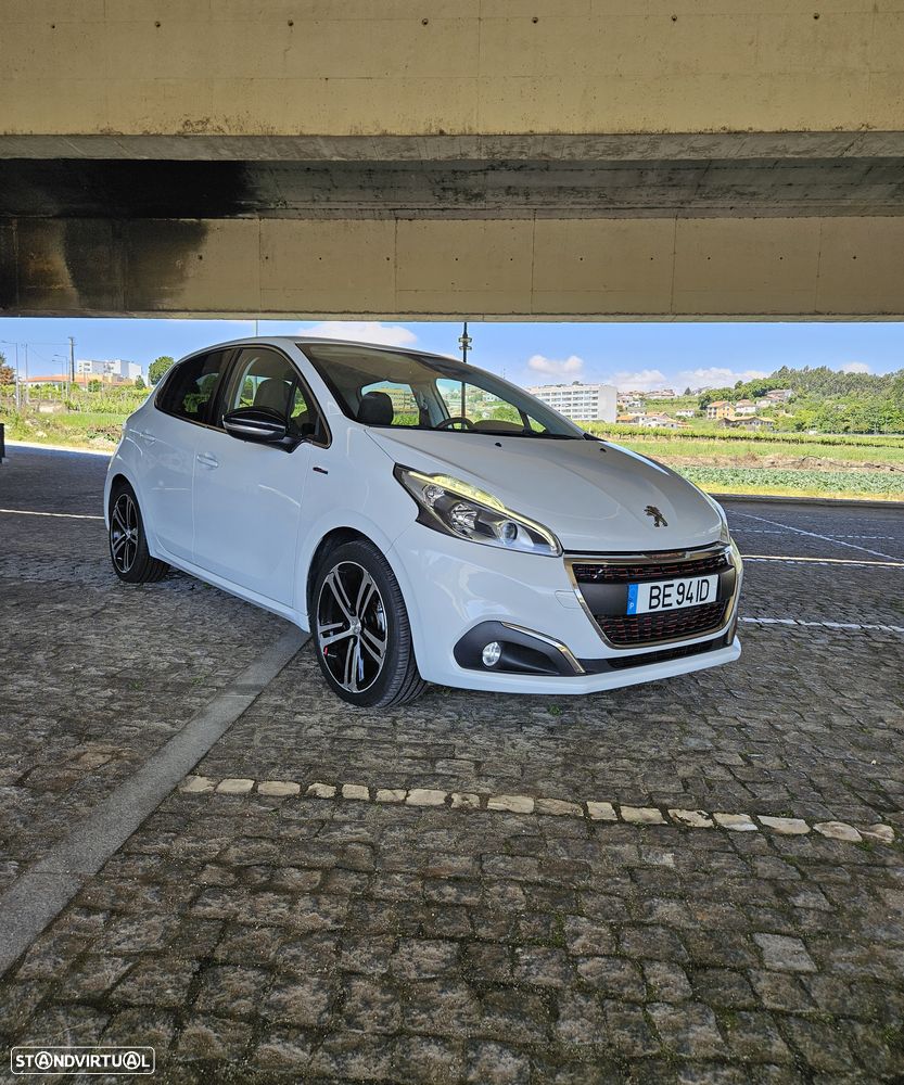 Peugeot 208 1.2 PureTech GT Line - 2