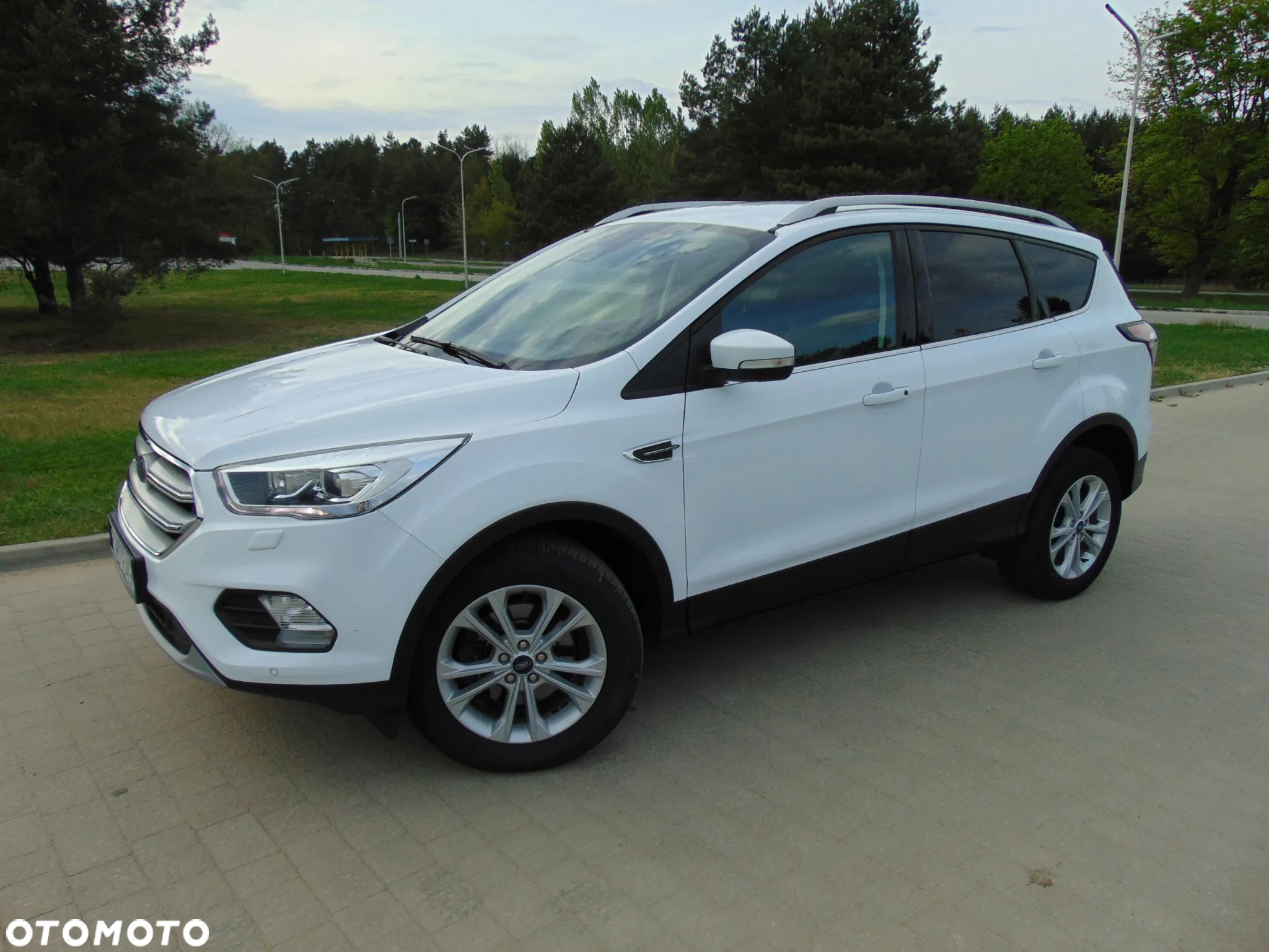 Ford Kuga 2.0 TDCi FWD Titanium - 29