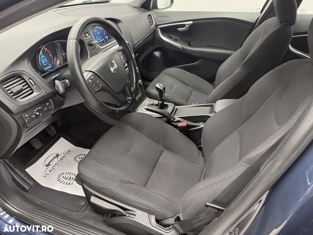 Volvo V40 D4 Kinetic - 19