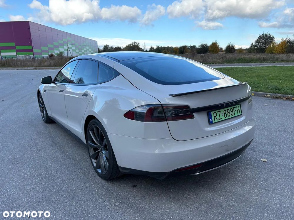 Tesla Model S D Performance - 6