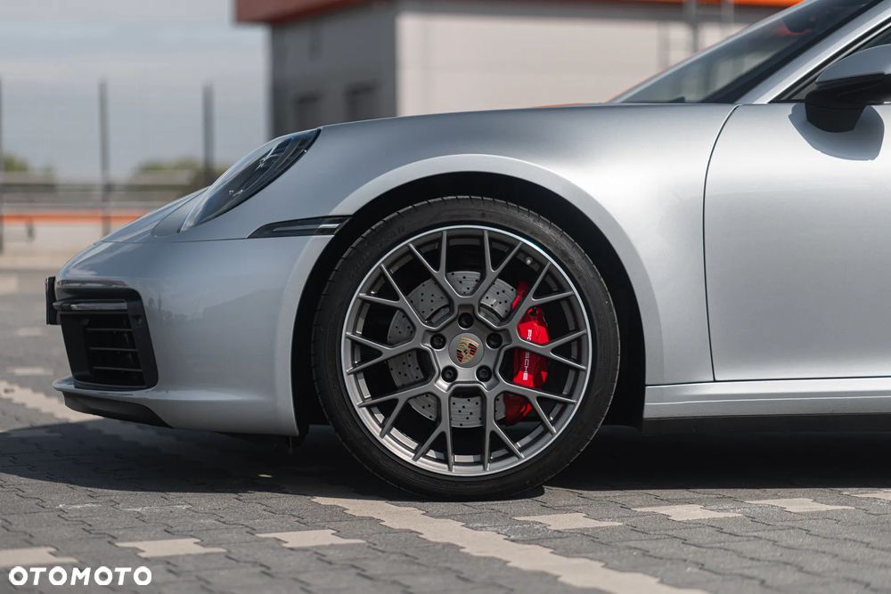 Porsche 911 Carrera S - 10