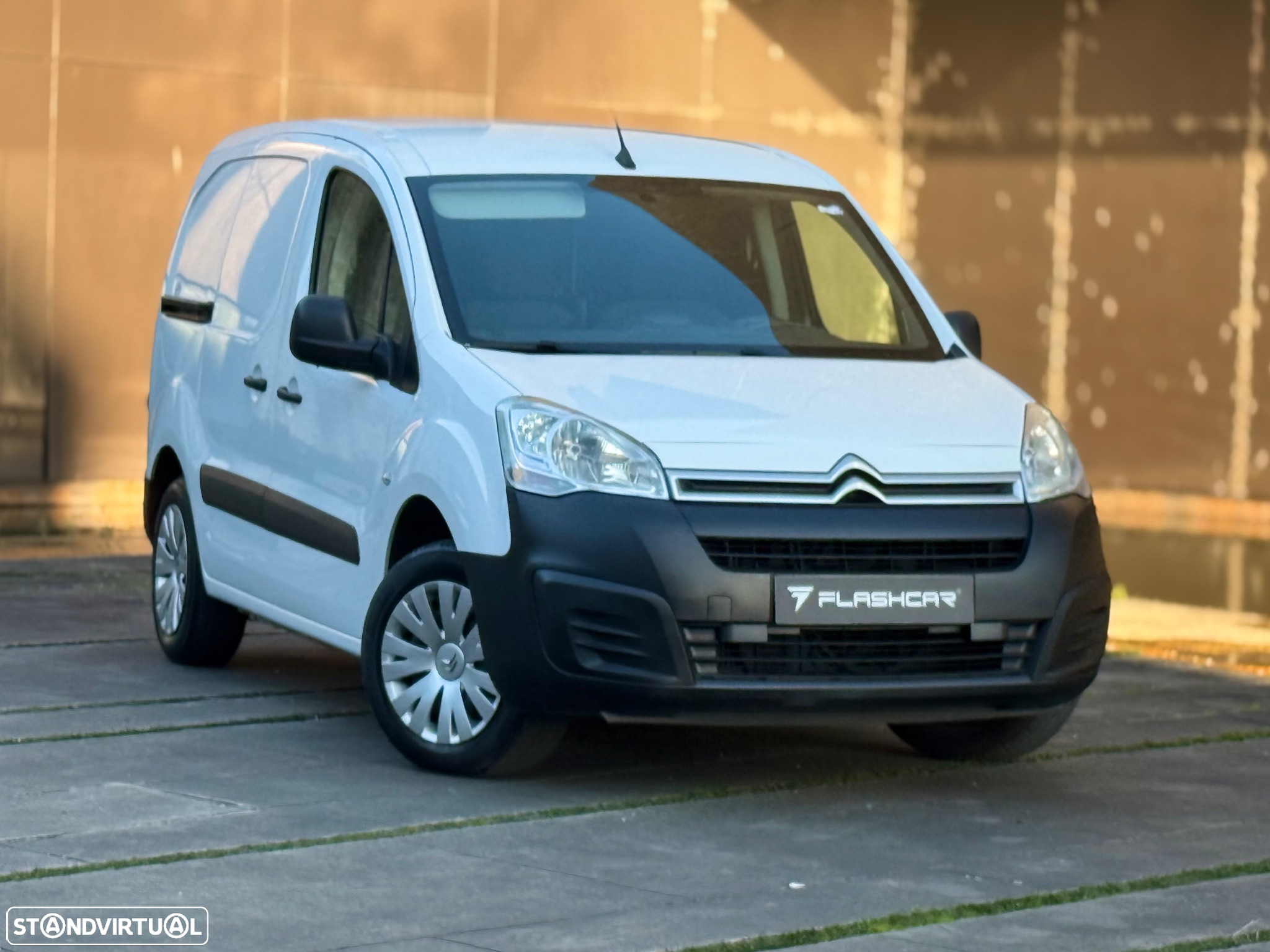 Citroën Berlingo 3lugares AUTOMÁTICA - 13