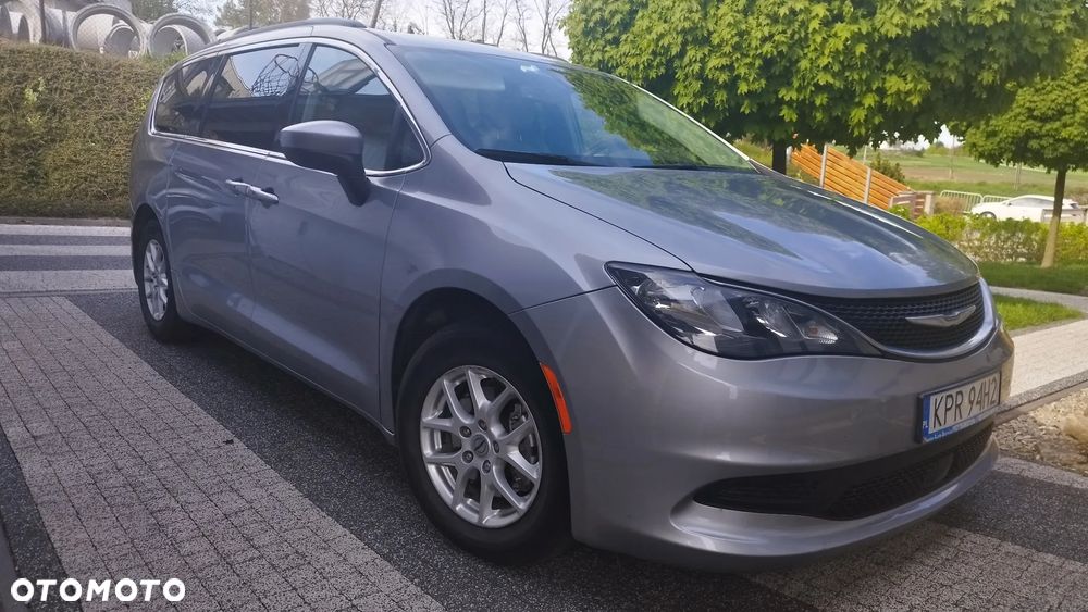 Chrysler Pacifica - 5