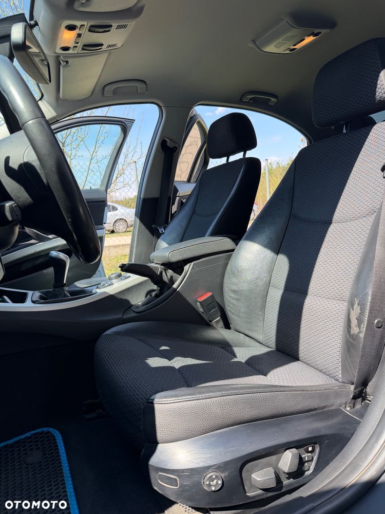 BMW Seria 3 320d DPF Efficient Dynamics Edition - 12