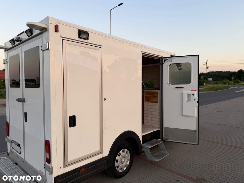 Mercedes-Benz Sprinter - 24