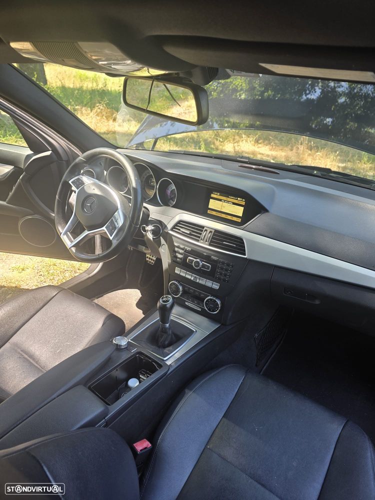 Mercedes-Benz C 220 d AMG Line - 2