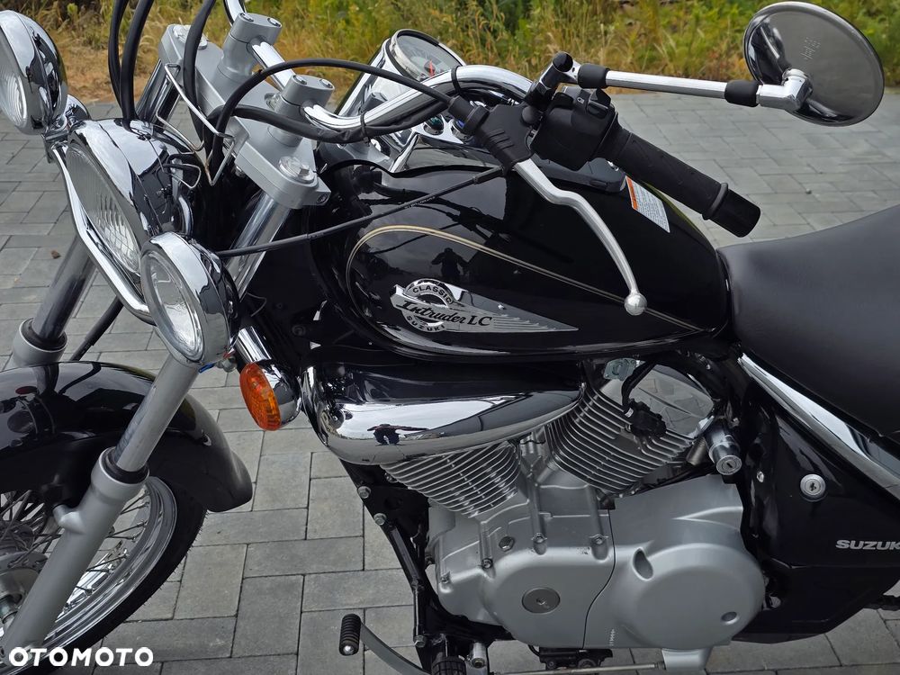 Suzuki Intruder - 15