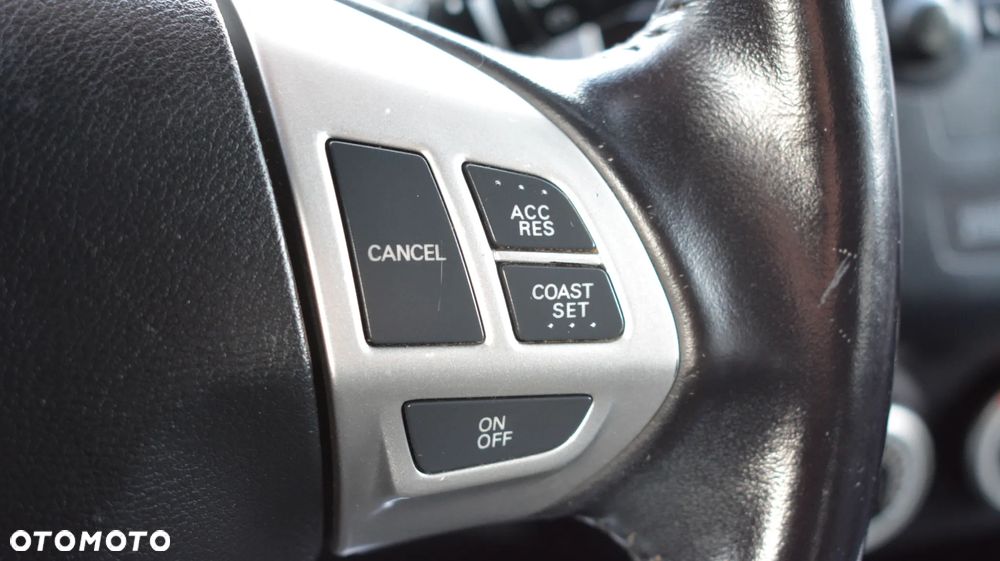 Mitsubishi Outlander - 31