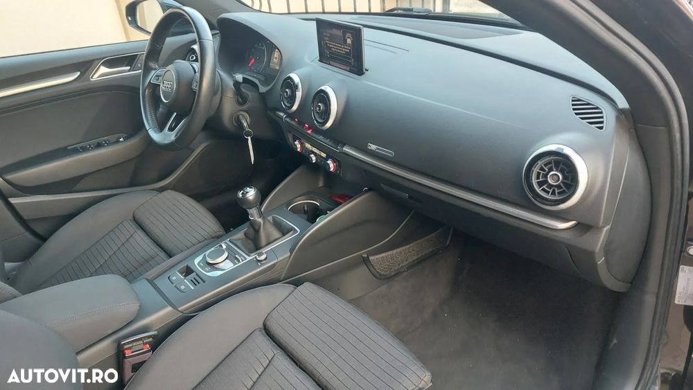 Audi A3 ack 1.5 35 TFSI Basic - 8