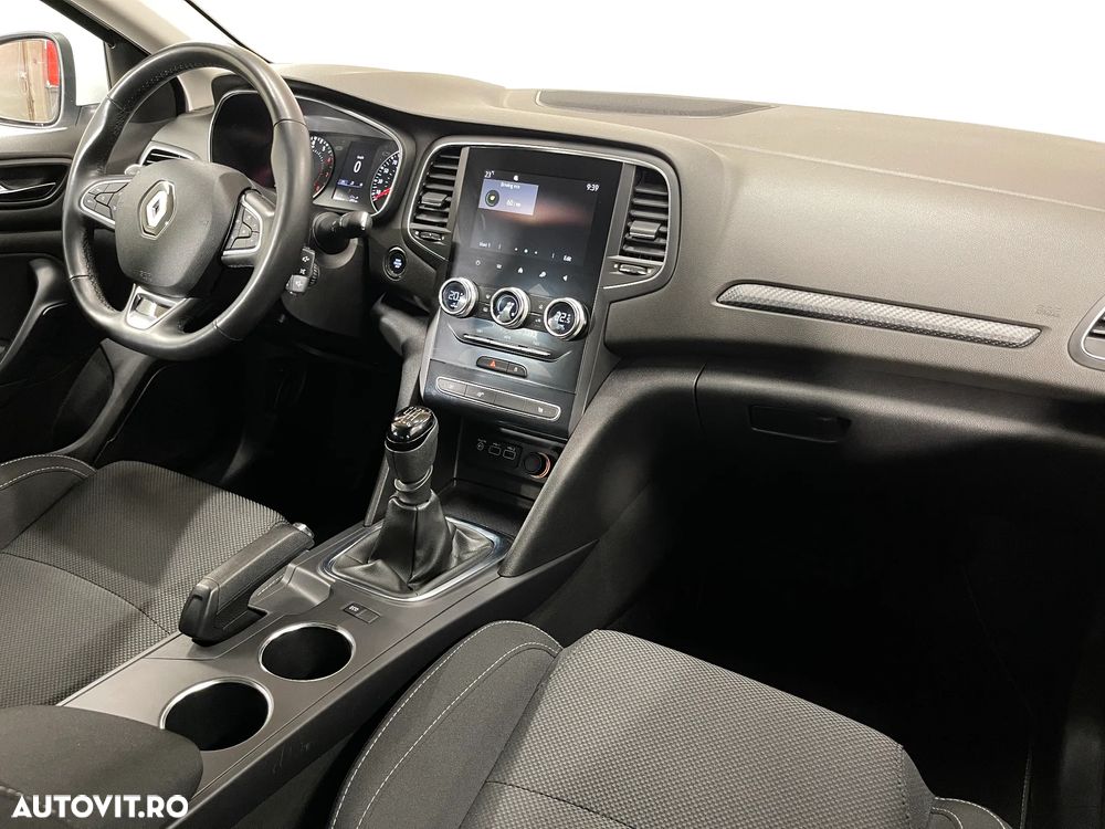 Renault Megane TCe 140 GPF Equilibre - 9