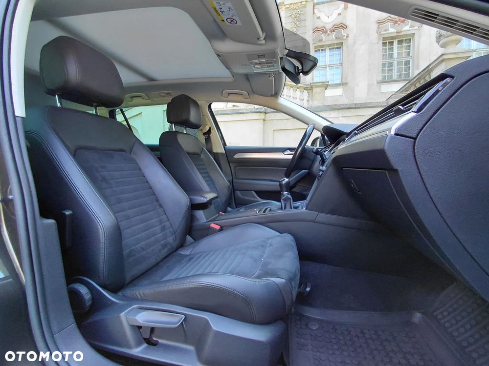 Volkswagen Passat 2.0 TDI (BlueMotion Technology) Highline - 21