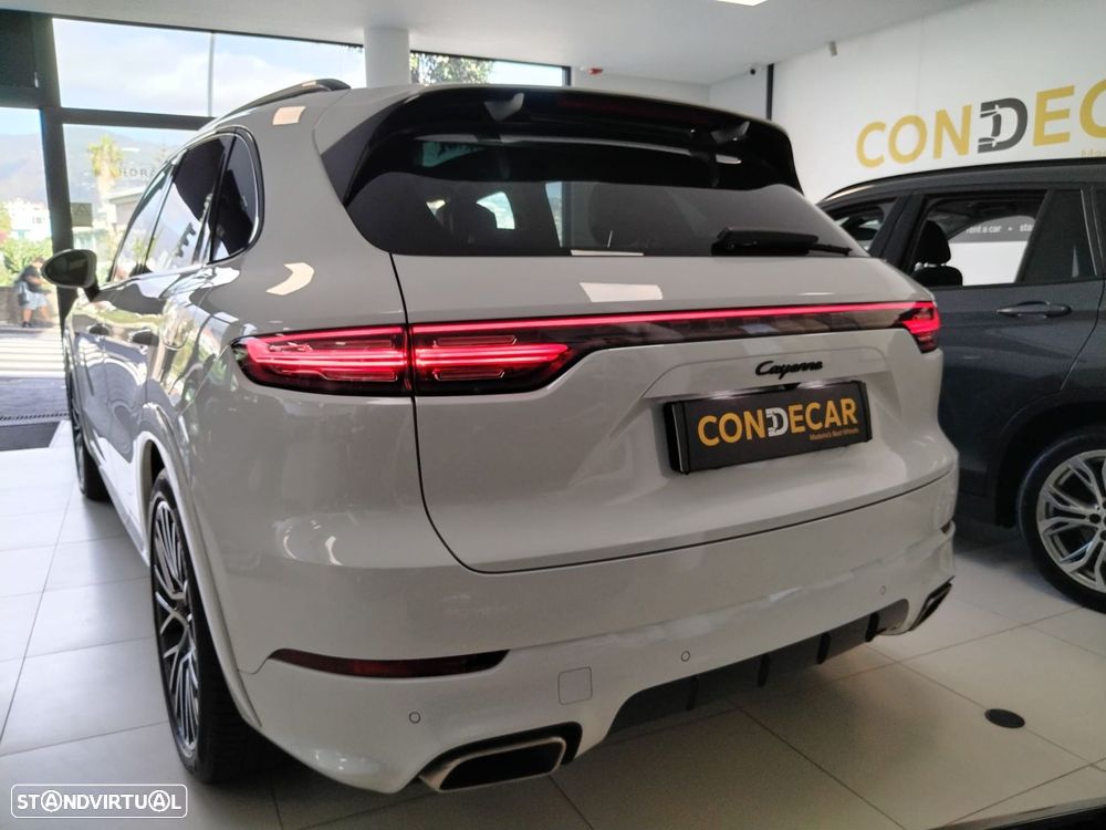Porsche Cayenne - 4