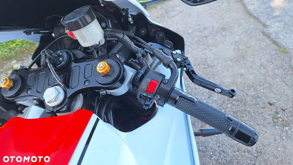 Yamaha R7 - 11