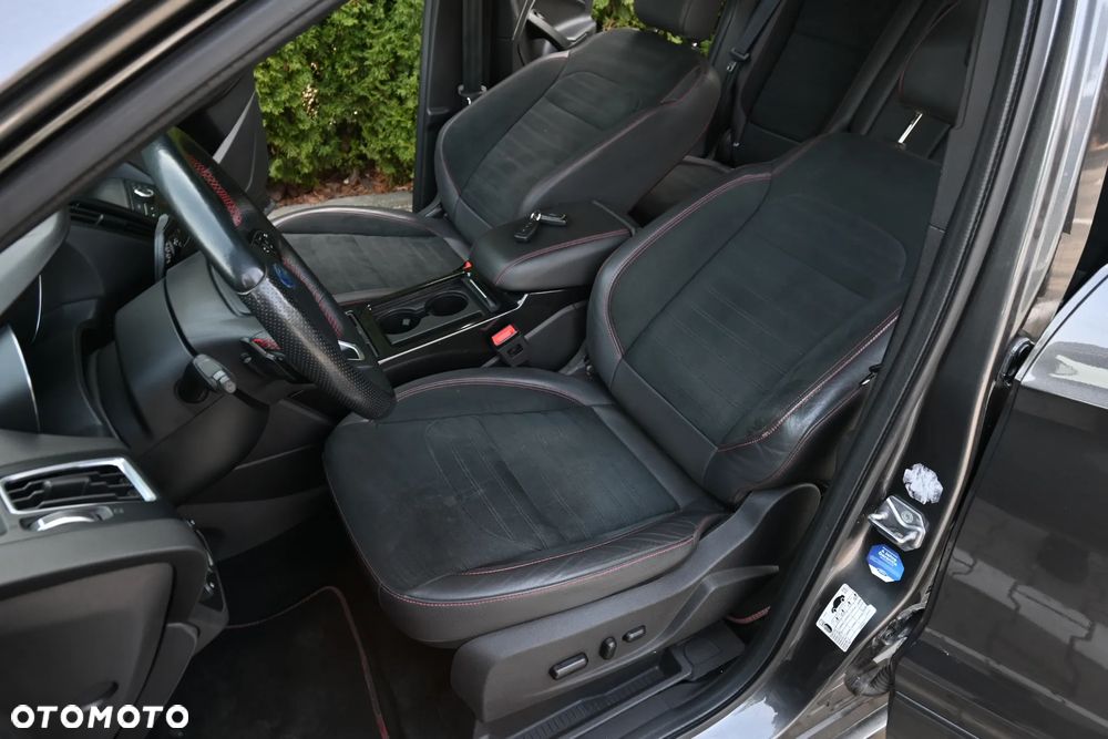 Ford Kuga 2.0 TDCi AWD ST-Line - 27