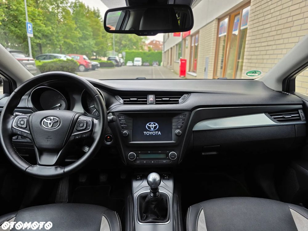 Toyota Avensis 1.8 Prestige - 27