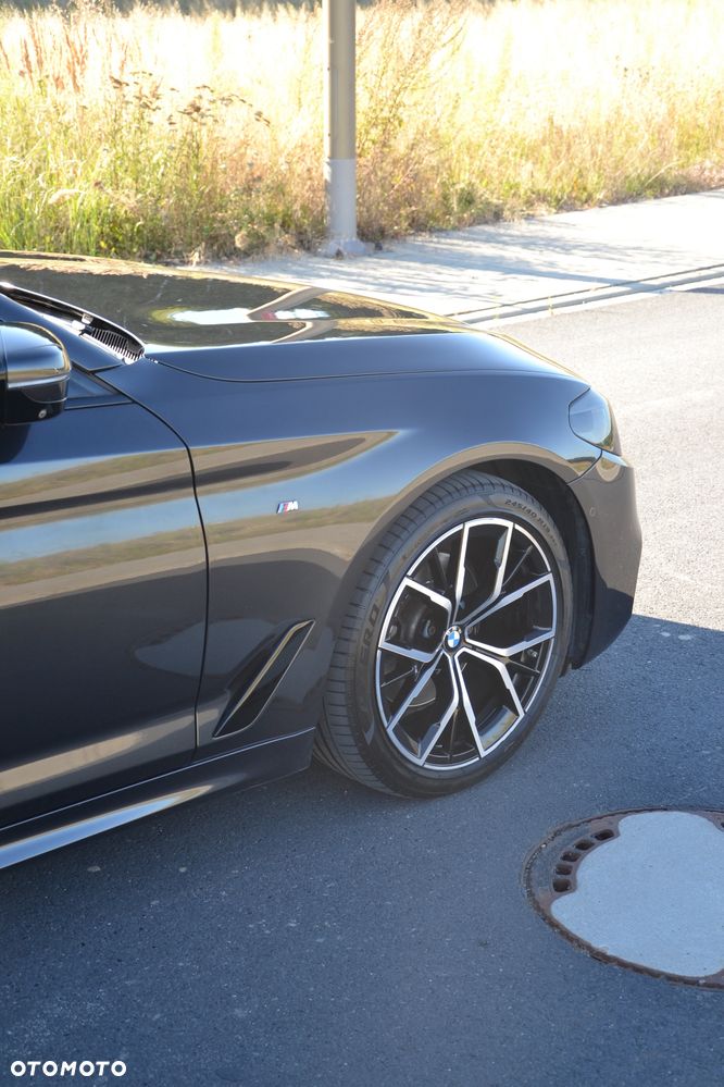 BMW Seria 5 520d M Sport - 8