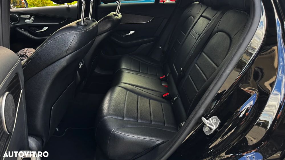 Mercedes-Benz GLC 300 4MATIC 9G-TRONIC AMG Line - 14