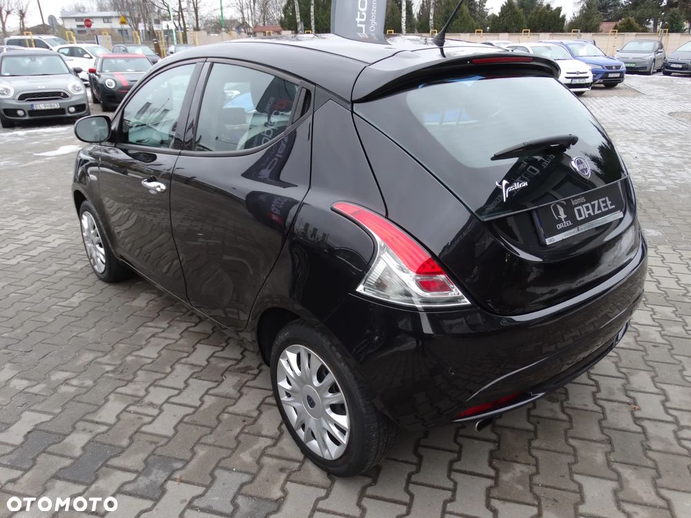 Lancia Ypsilon 1.2 8V Platinum S&S - 34
