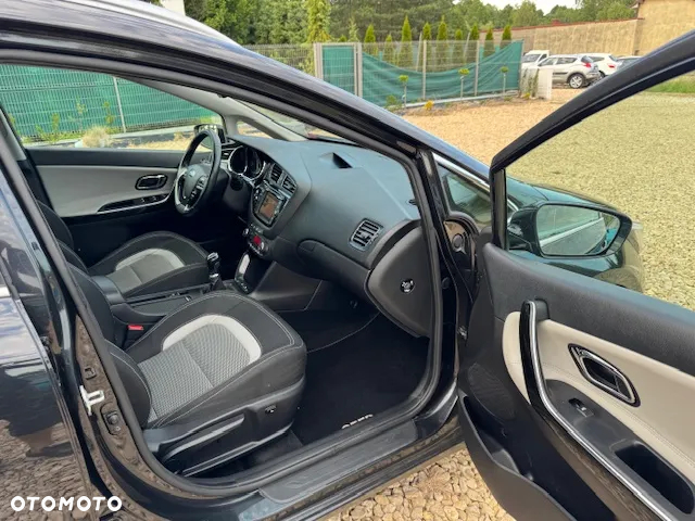 Kia Ceed 1.6 CRDi 128 ISG SW Platinum Edition - 35