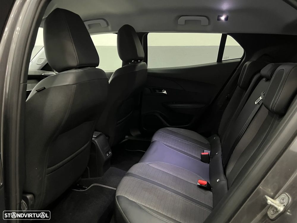 Peugeot 2008 1.2 PureTech Allure EAT8 - 14