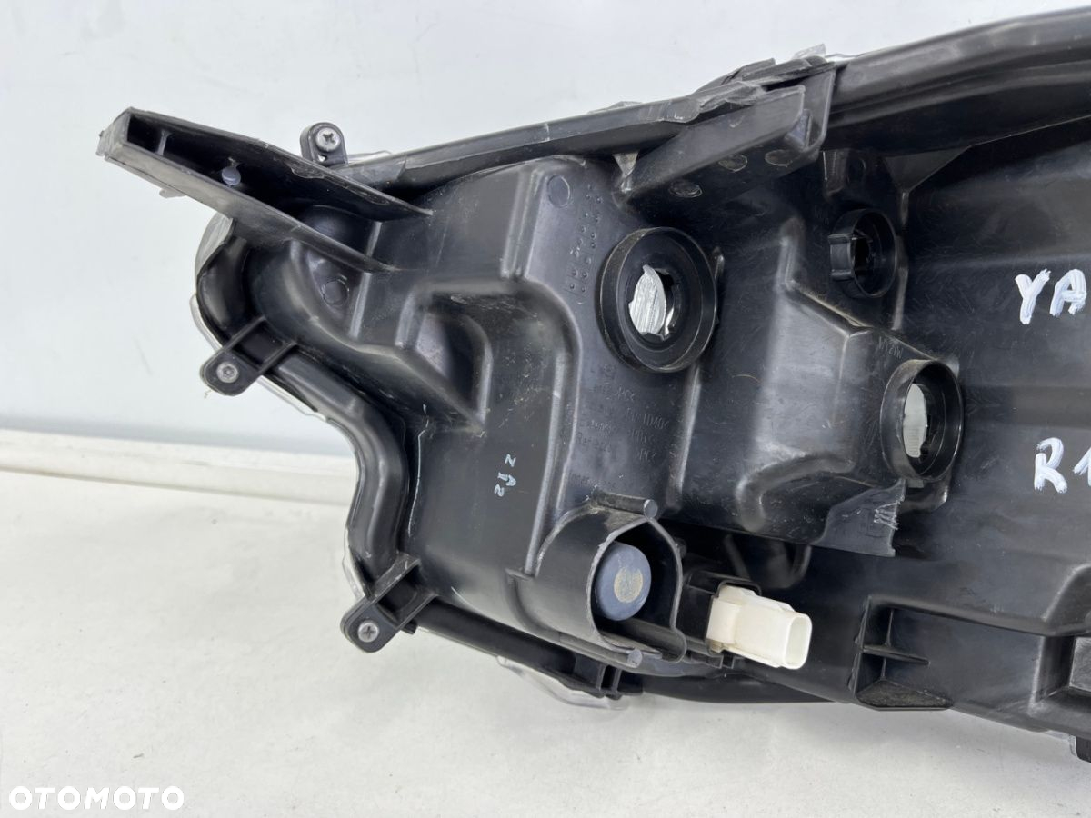Lampa reflektor Toyota Yaris IV 4 19r.-> prawa przednia oryginał - 15