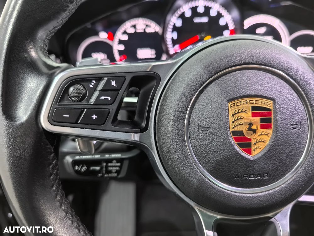 Porsche Cayenne - 18