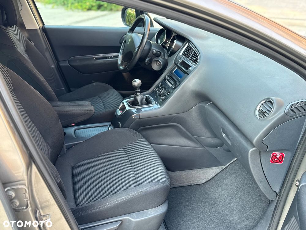 Peugeot 5008 - 11