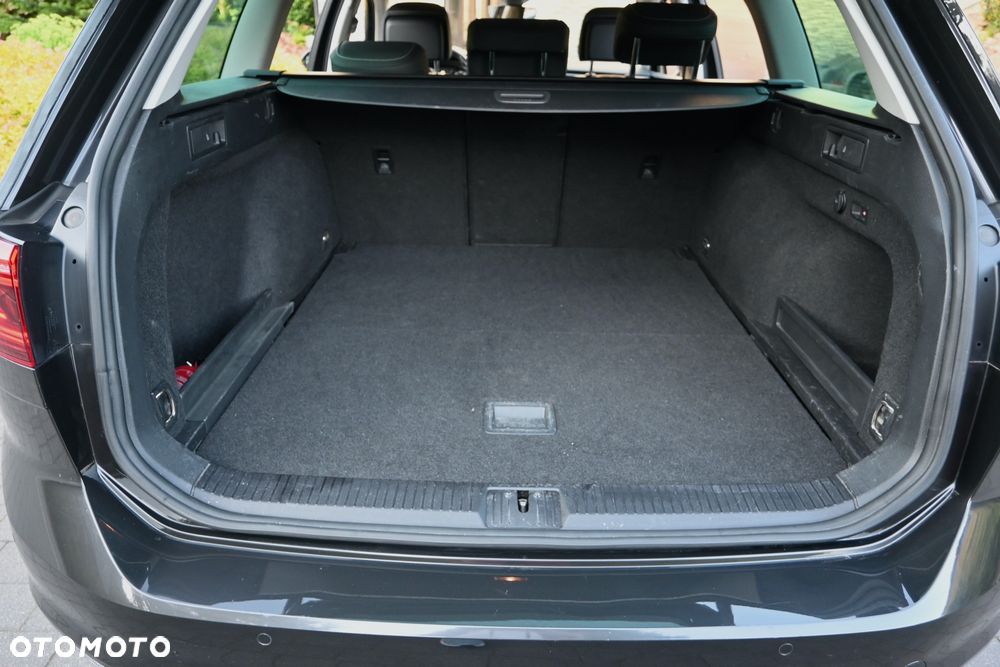 Volkswagen Passat 2.0 TDI SCR DSG Business - 34