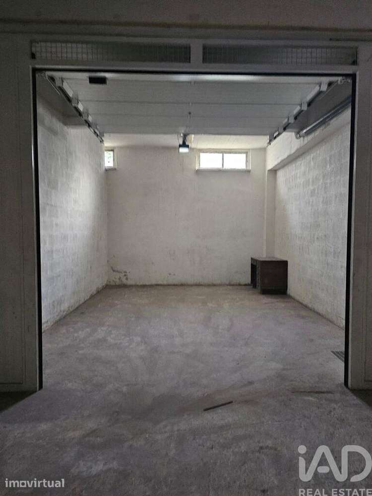 Parque de Estacionamento / Garagem / Box em Albufeira e Olhos de Água - Grande imagem: 2/7