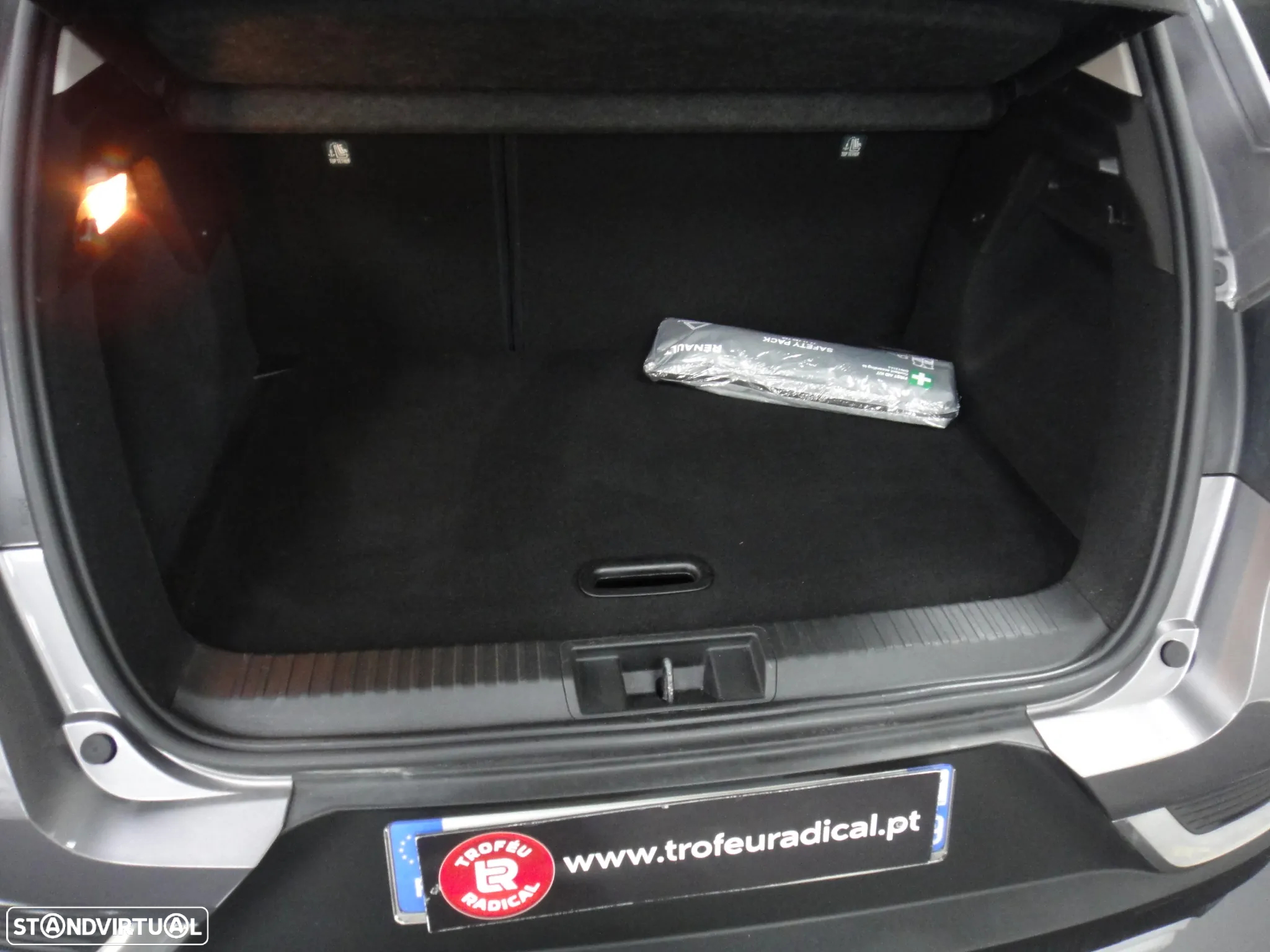 Renault Captur TCe 130 EDC GPF INTENS - 17