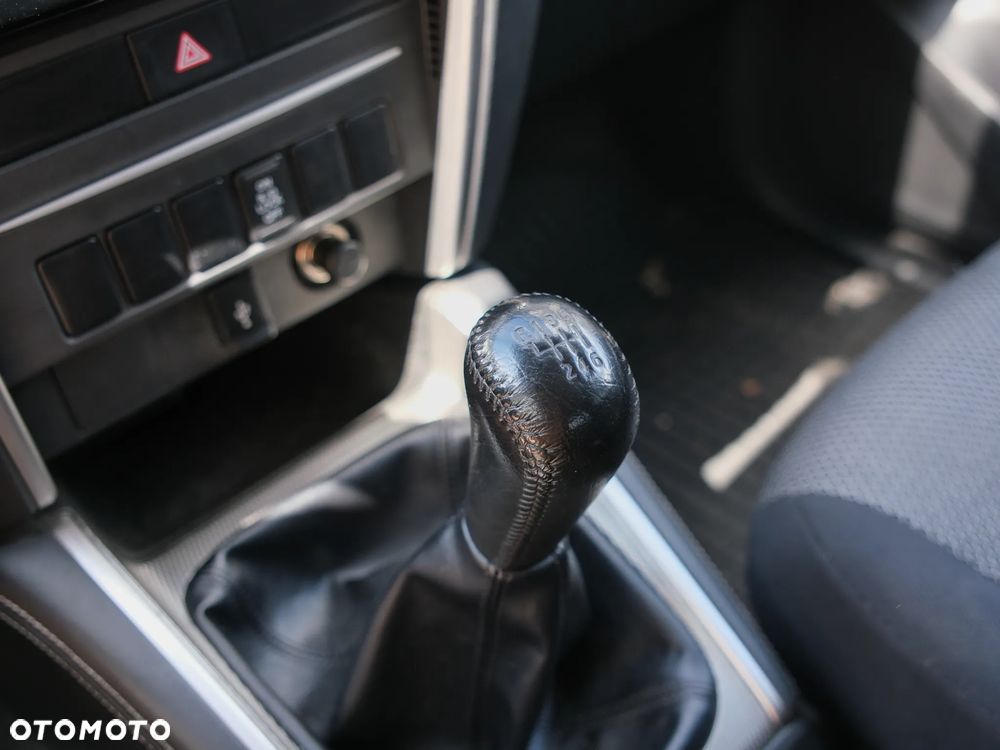 Mitsubishi L200 - 19