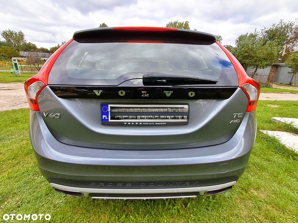 Volvo V60 Cross Country T5 AWD Summum - 5