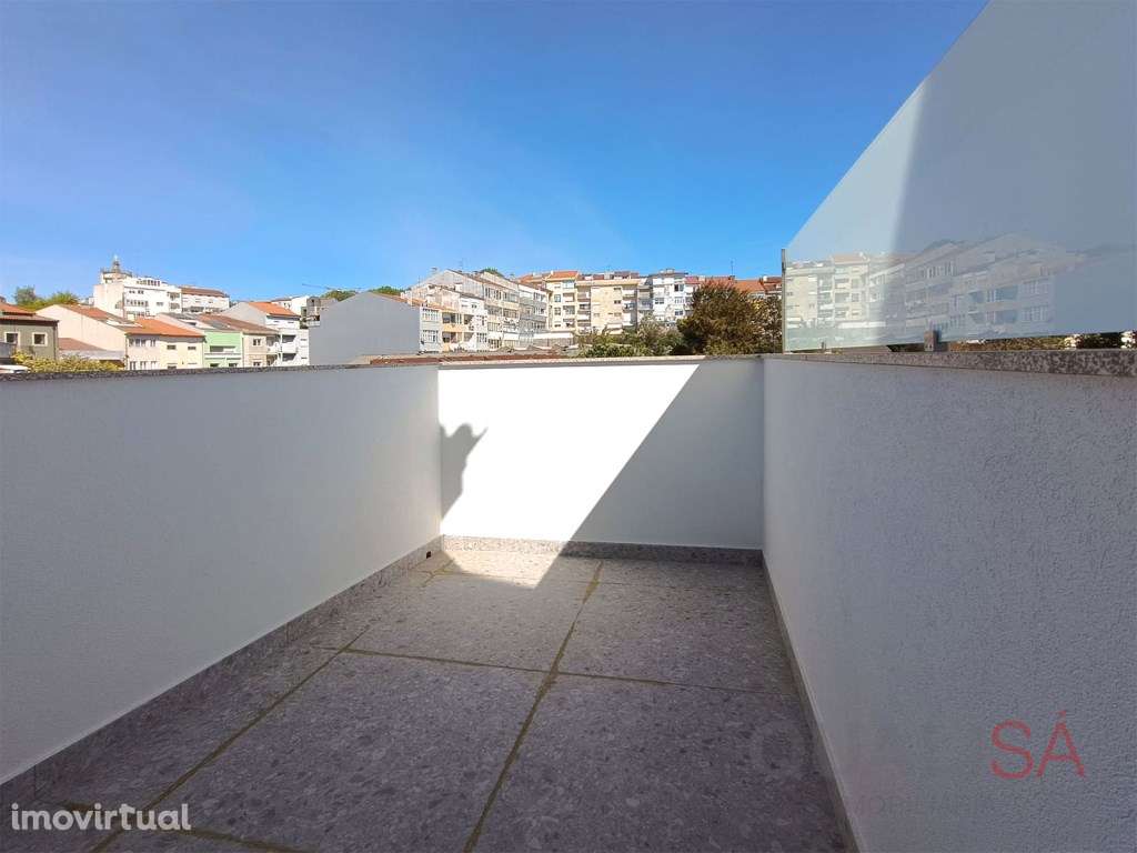 Apartamento T2 duplex novo localizado no centro histórico em S. Vic... - Grande imagem: 4/27