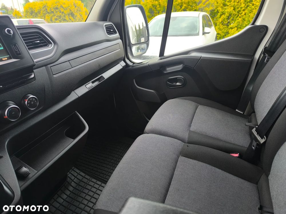 Nissan INTERSTAR - 15