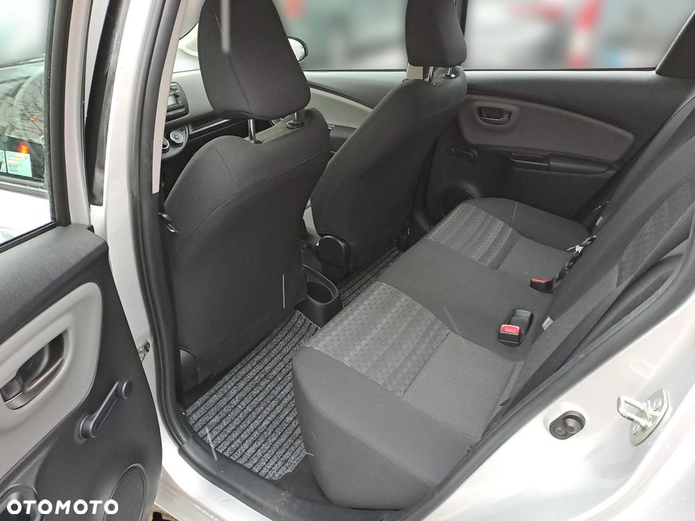 Toyota Yaris - 12